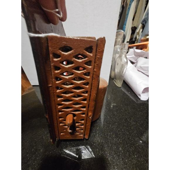 Punch and Judy Vintage Cast Iron Mechanical Coin Bank - Picture 5 of 7